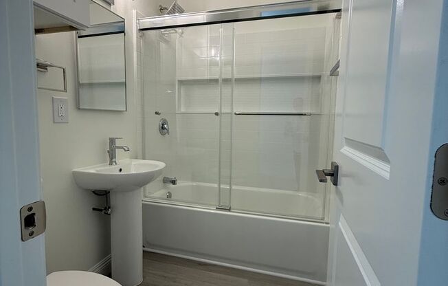 1 bed, 1 bath, 525 sqft, $1,925, Unit 9165-9