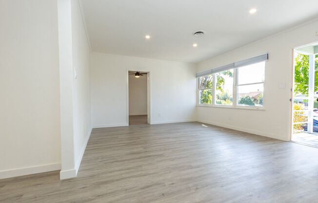 Newly Remodeled 3Bd/2Ba Home in North Pacific Beach Just Blocks From Tourmaline Surf Beach!