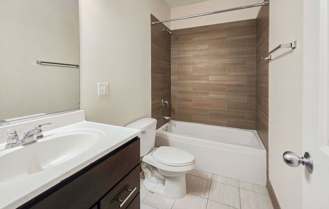 3 beds, 2 baths, 1,325 sqft, $2,995, Unit 1827L-G