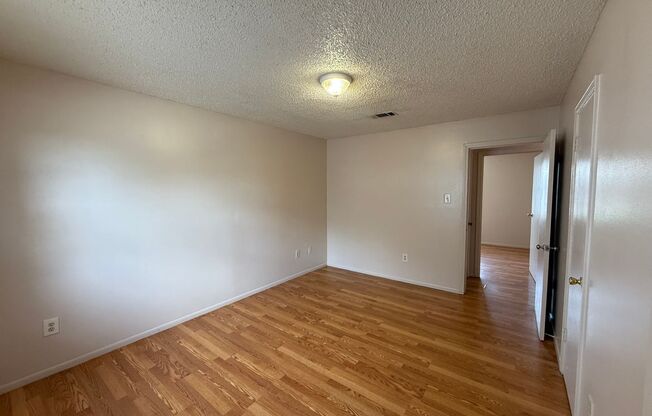 2 beds, 1.5 baths, 1,100 sqft, $930, Unit 8835-B