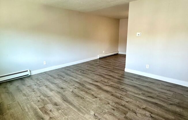 2 beds, 1 bath, 800 sqft, $1,195, Unit Unit 3