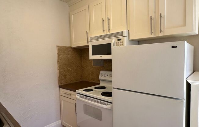 Queen Jeanette Apartments