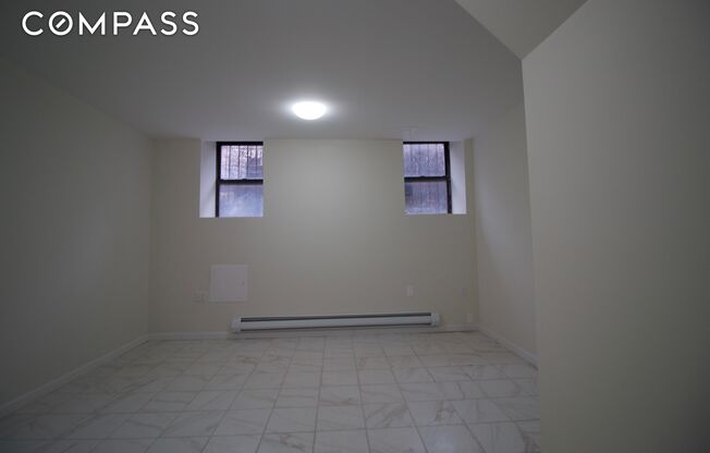 2 beds, 1.5 baths, $2,700, Unit 8