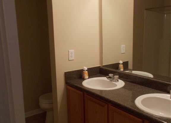 3BR / 2.5 BATH TOWNHOME * COLLEGE PARK GA