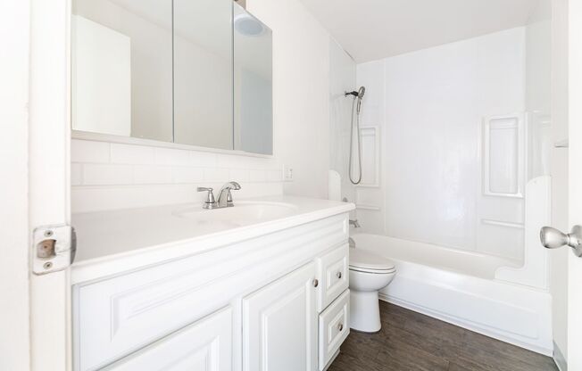 2 beds, 1 bath, 709 sqft, $1,499, Unit 48