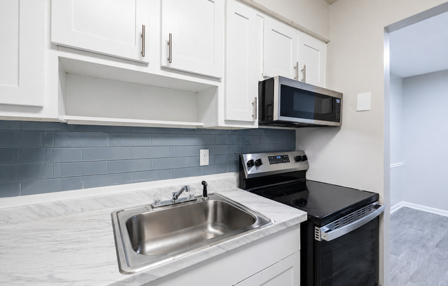 2 beds, 1 bath, 805 sqft, $1,100, Unit S251