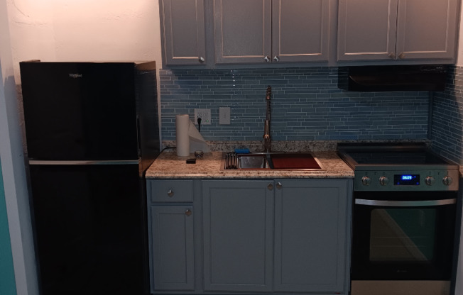 1512 70 AVE N