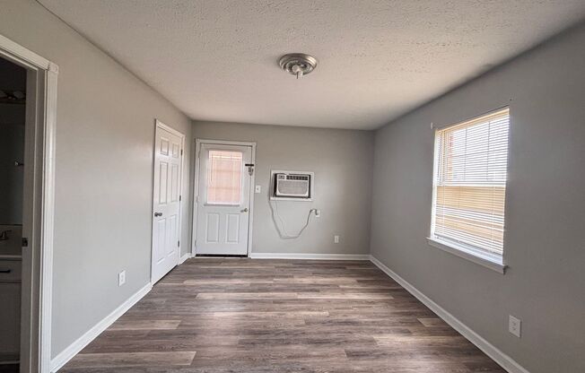 1 bed, 1 bath, 560 sqft, $745, Unit J63