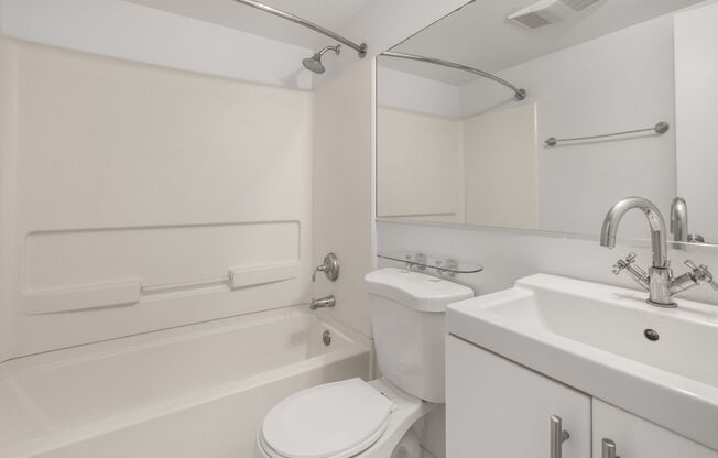 Lovely 2 BR/1 BA condo in Anacostia!