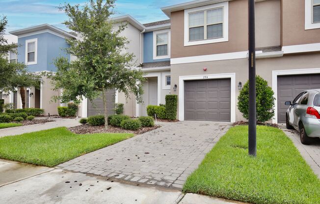 Gorgeous 3/2.5 Modern Townhome with 1 Car Garage in the Highly Desirable Thornbrooke Community - Sanford!