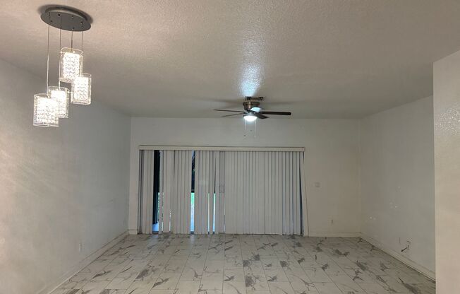 Townhouse in Pelican Pointe in Pembroke Pines