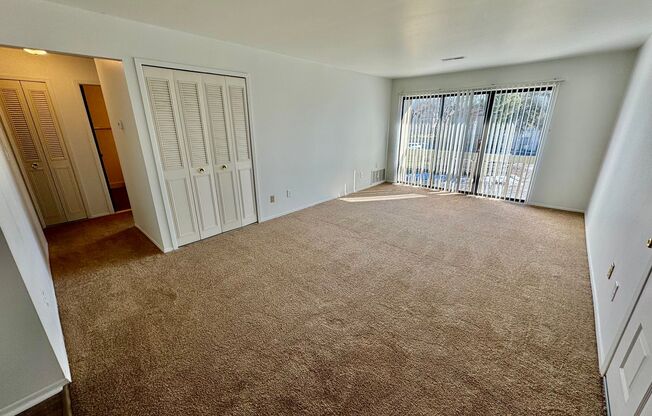 2 beds, 1 bath, 1,000 sqft, $1,295, Unit 617 Flint Rd. #6