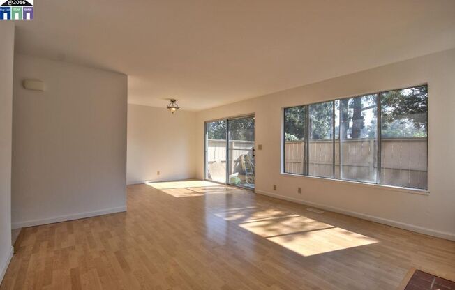 $2,590 / 2BR GORGEOUS REMODELED WARM SPRINGS CONDO IN SOUTH FREMONT