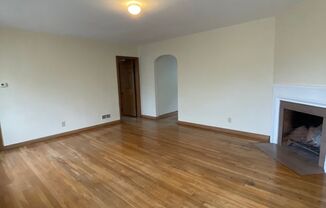 2 beds, 1 bath, $1,300, Unit D