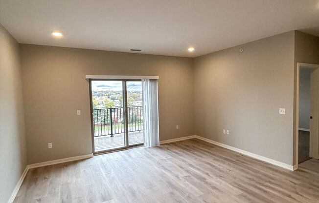 1 bed, 1 bath, 830 sqft, $1,285, Unit 4750-408