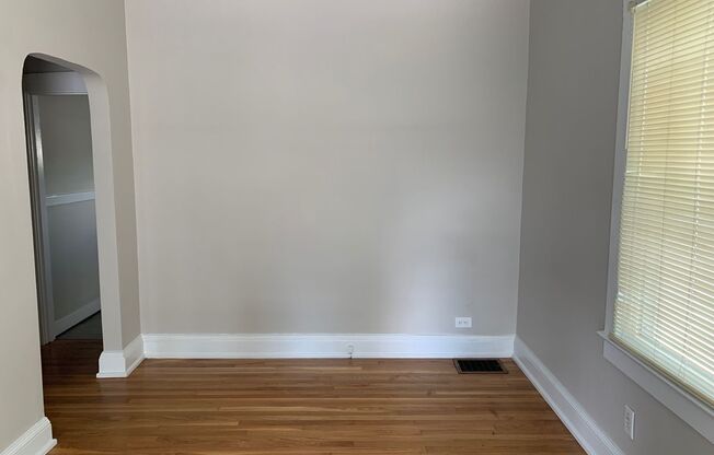Beautiful 2 Bedroom 1 Bath, Newly Updated!