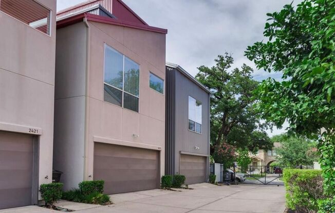 Immaculate 2-Story Urban Loft Townhome with Skyline Views!