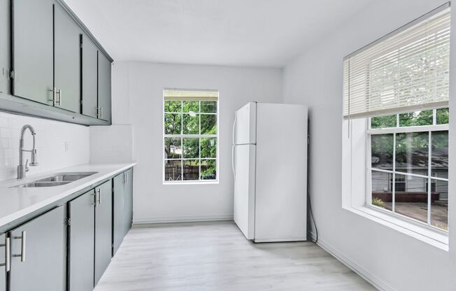 Cozy and well-maintained second-floor 1-bedroom, 1-bath unit in a quiet fourplex