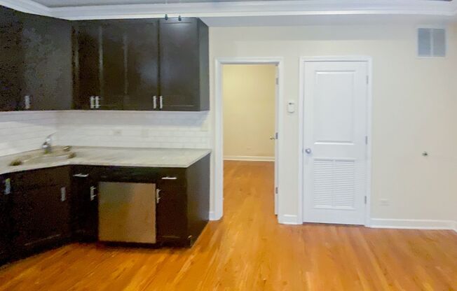 1 bed, 1 bath, 445 sqft, $2,295, Unit 853-2S