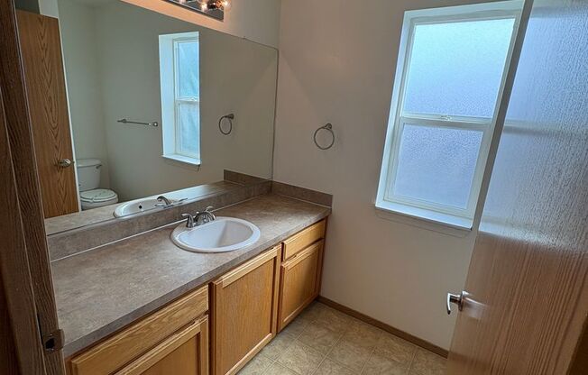 2 beds, 2 baths, 1,018 sqft, $1,450, Unit 354-3008