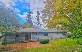 3 beds, 2 baths, $3,200