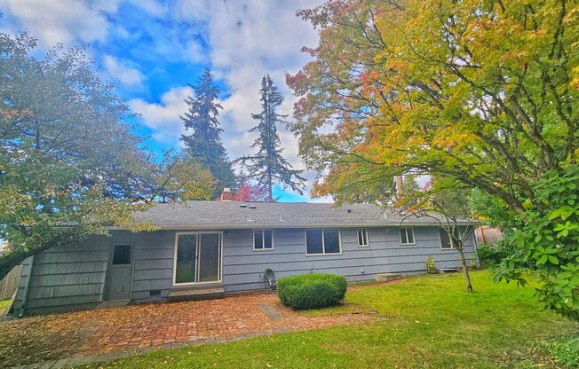 Beautifully Remodeled 3 Bed 2 Bath Rambler in Eastgate, Bellevue