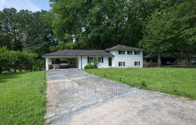 1025 HILBURN DR SE