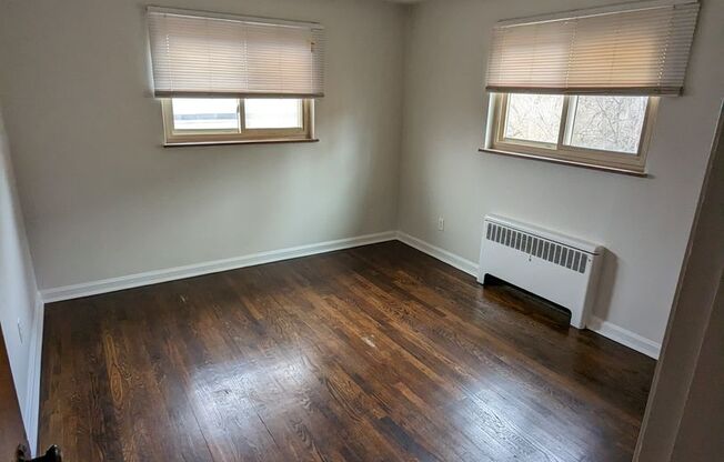 Quiet Pleasant Ridge Apartment