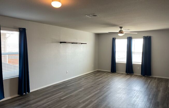 AVAILABLE IN BULVERDE!  In Hidden Trails Subdivision