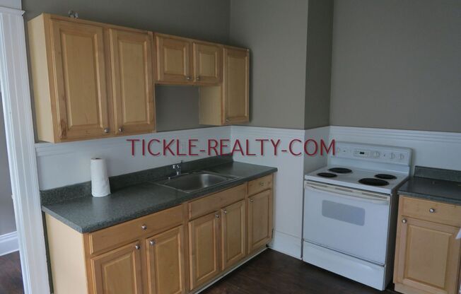 3 beds, 1 bath, $1,395