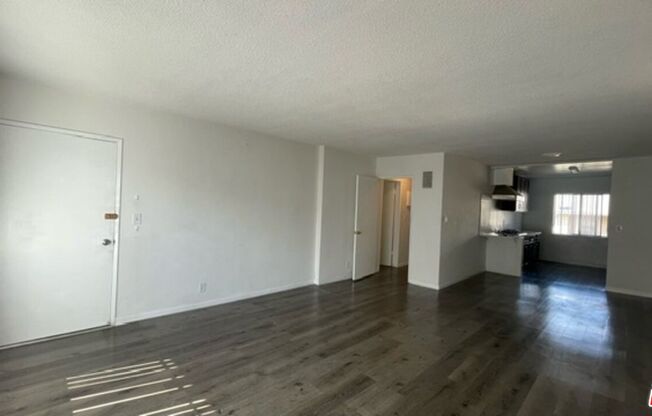 1 bed, 1 bath, 785 sqft, $1,875, Unit 7