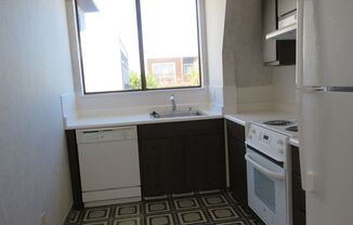 2 beds, 1.5 baths, $3,575, Unit 2033 Castro #32