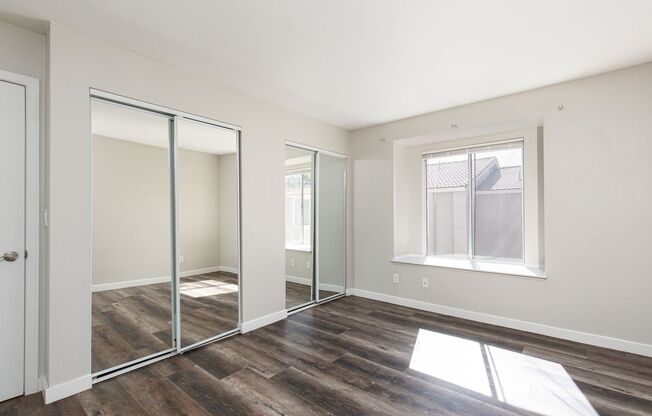 2 beds, 2 baths, $1,400, Unit Building 4