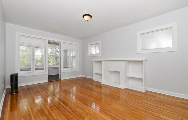 1514-1516 E 67th PL