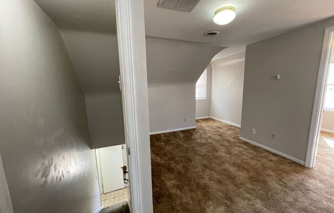 2 beds, 1 bath, $750