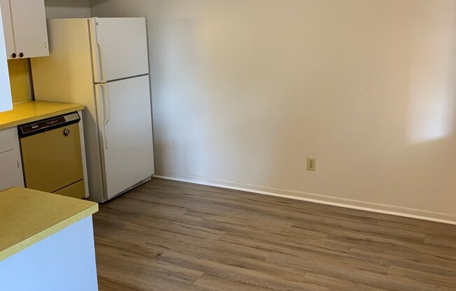 2 beds, 1 bath, 850 sqft, $775, Unit 209