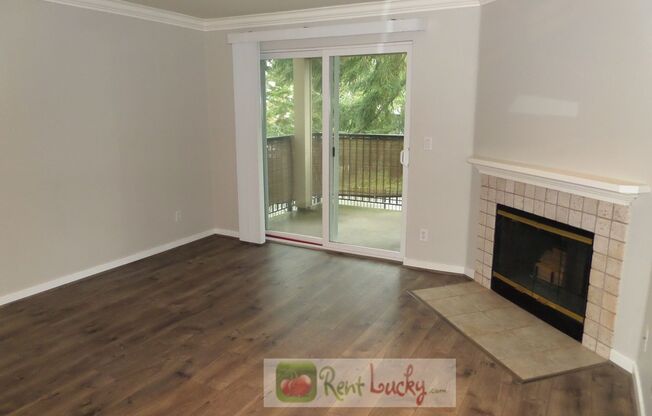 Great 2-Bedroom Condo in Lovely Community of Village at Redondo!