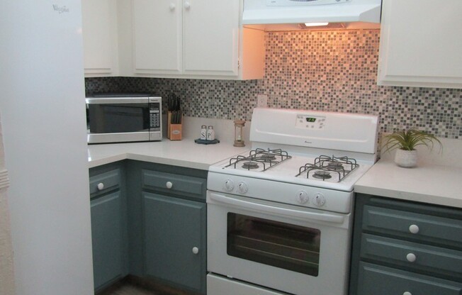Updated Fully Furnished Condo in Premium Location-Pets Considered and All Utilities Included!