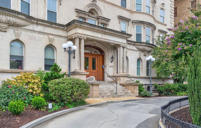 Available Now! Beautiful 1 Bedroom Off U Street / Adams Morgan / Dupont