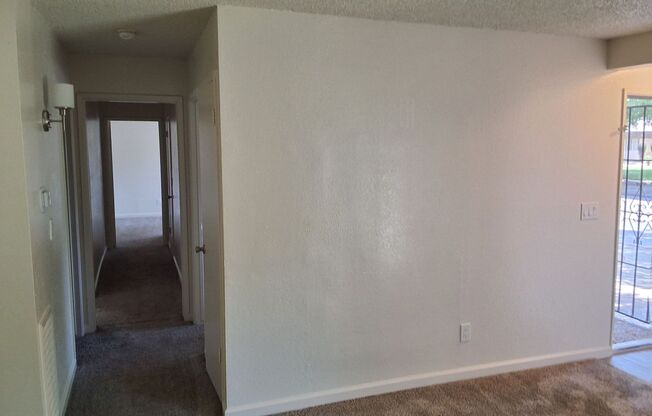 3 beds, 1 bath, 1,100 sqft, $1,645, Unit 1490-135