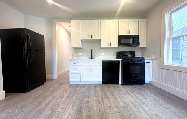 3 beds, 1 bath, 1,420 sqft, $3,200, Unit 1