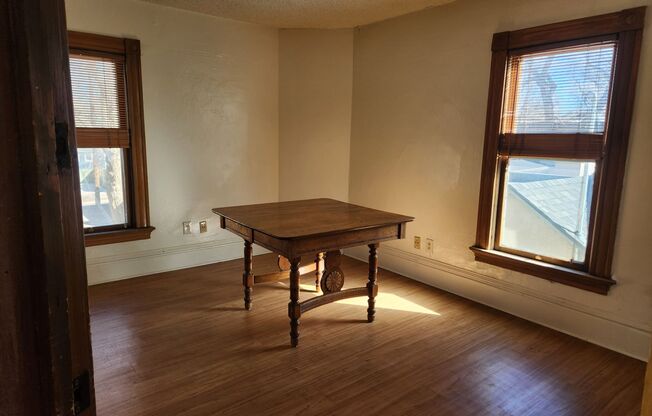 1 bed, 1 bath, 700 sqft, $1,050, Unit 716 EB 2