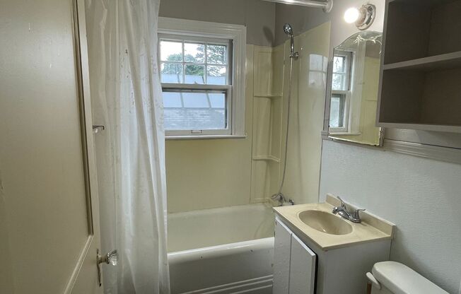 Cute two bedroom upper apartment close to downtown Beloit and Beloit College