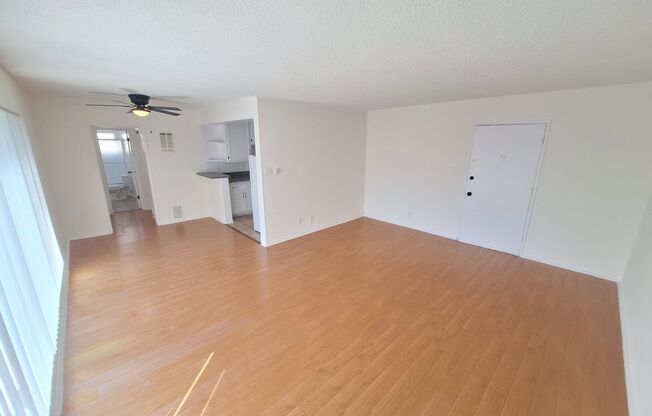 428 S SHERBOURNE DR
