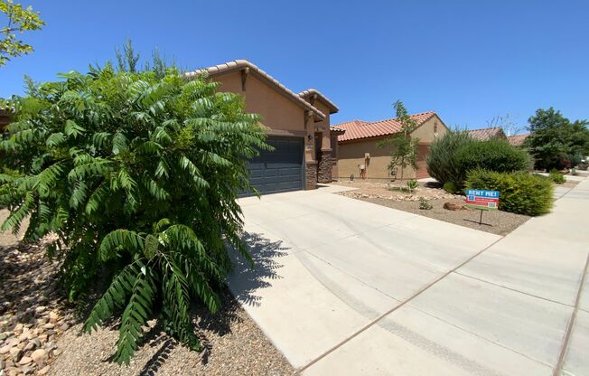 3 Bedroom Single Story Home in Loma Colorado near Loma Vista Blvd NE & High Resort Blvd SE!