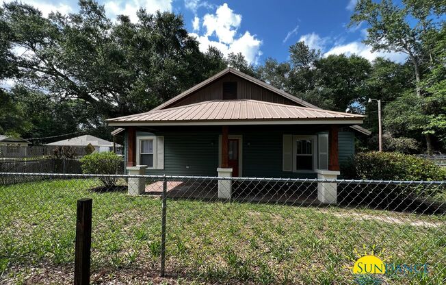 Fully remodeled interior Home in Crestview!