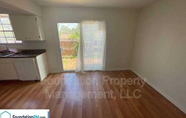 2 beds, 1.5 baths, 1,100 sqft, $925