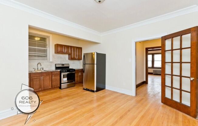 Bright Updated Units on Grove!