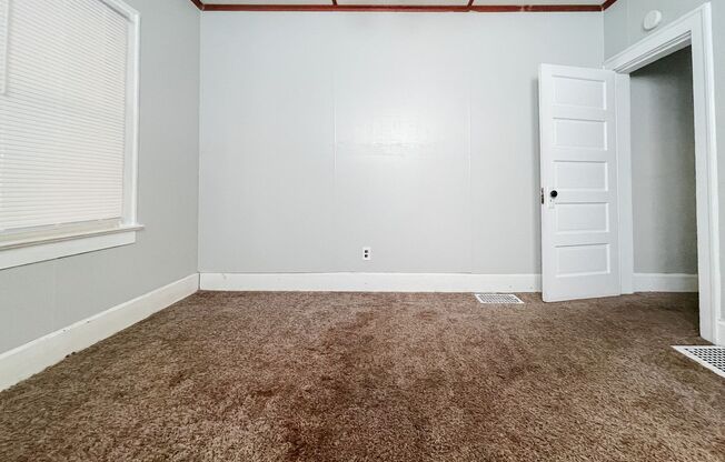 2 beds, 1 bath, $1,050