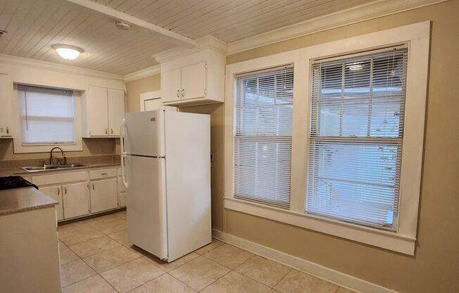 2 beds, 1 bath, $1,245